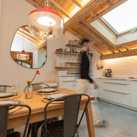 Nid Douillet Renove Sur Les Pistes In Out * Megève